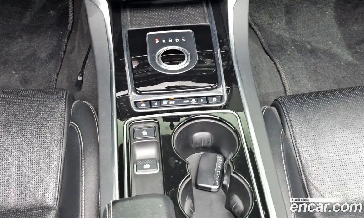 Jaguar XE 2016 3.0 Автомат в Москве № 238130, фото 14