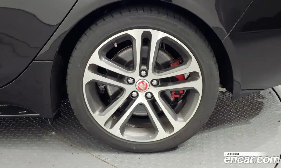 Jaguar XE 2016 3.0 Автомат в Москве № 238130, фото 17