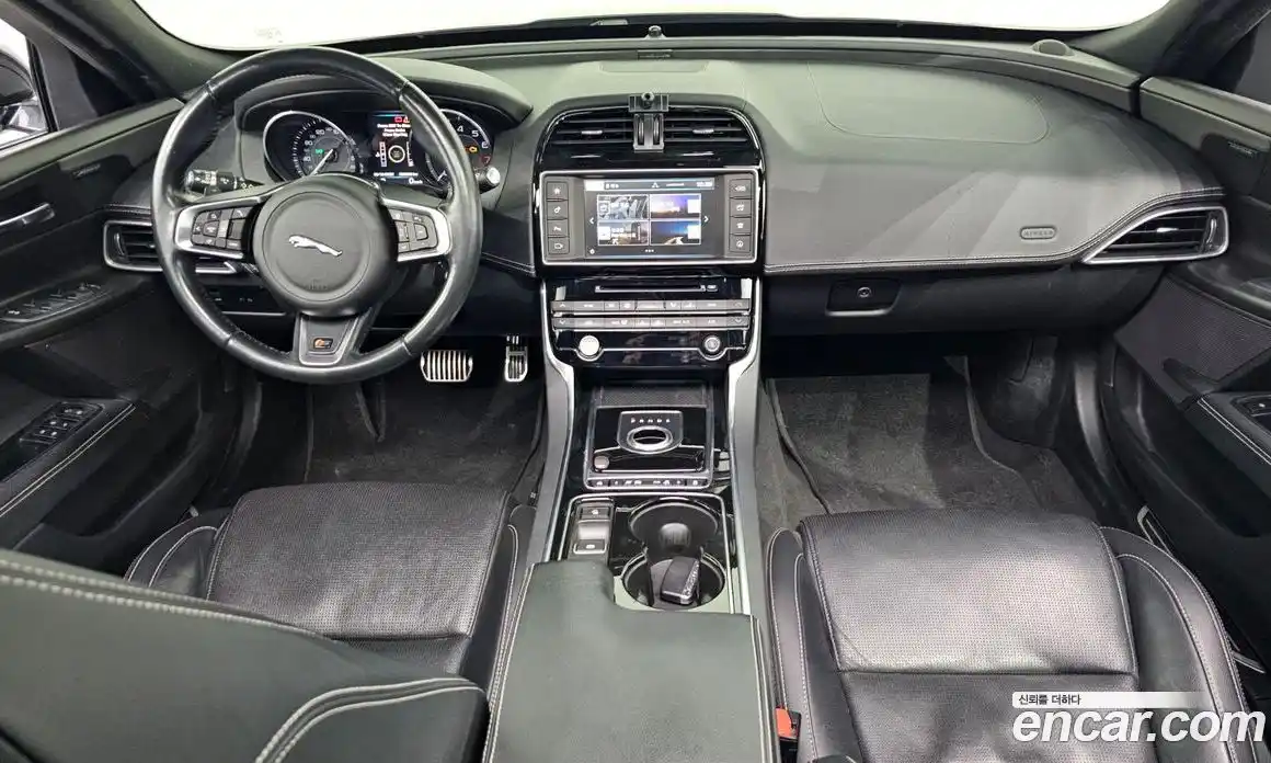 Jaguar XE 2016 3.0 Автомат в Москве № 238130, фото 19