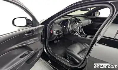 Jaguar XE 2016 3.0 Автомат в Москве № 238130, миниатюра 6