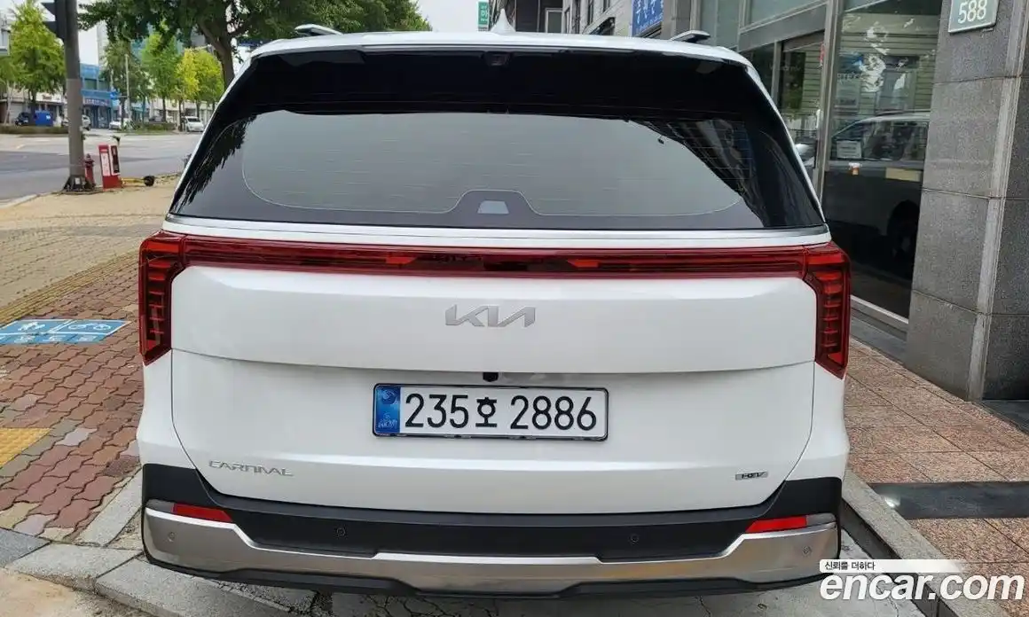 Kia Canival 2026 1.6 Автомат в Москве № 248236, фото 4