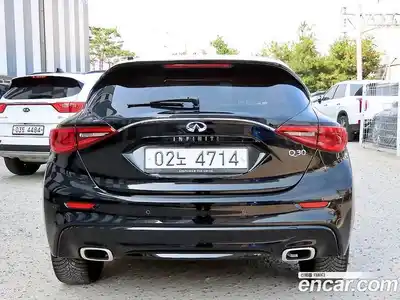 Infiniti Q30 2019 2.0 Автомат в Москве № 249191, миниатюра 4