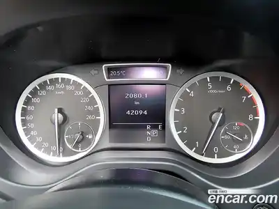 Infiniti Q30 2019 2.0 Автомат в Москве № 249191, миниатюра 9