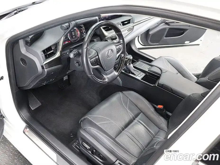 Lexus ES 2021 2.5 Вариатор в Москве № 254379, фото 14