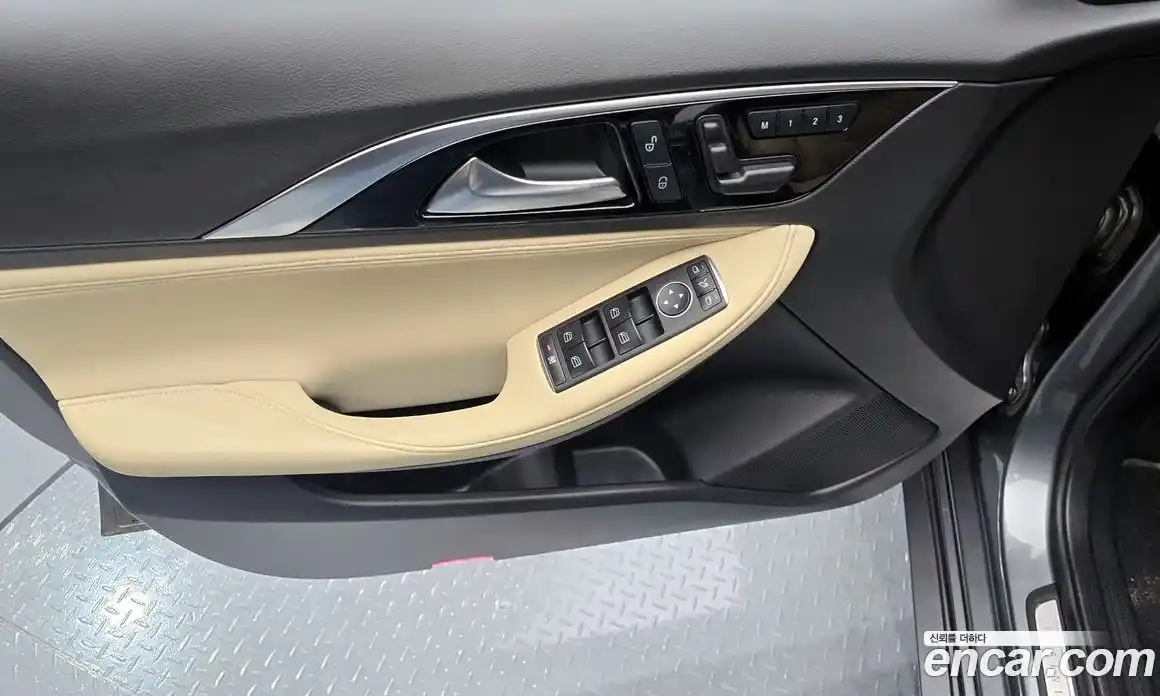 Infiniti Q30 2019 2.0 Автомат в Москве № 256152, фото 14