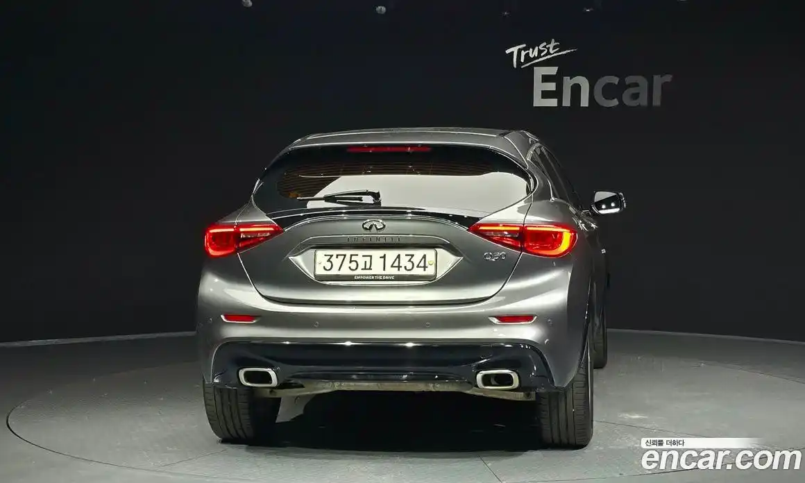 Infiniti Q30 2019 2.0 Автомат в Москве № 256152, фото 6