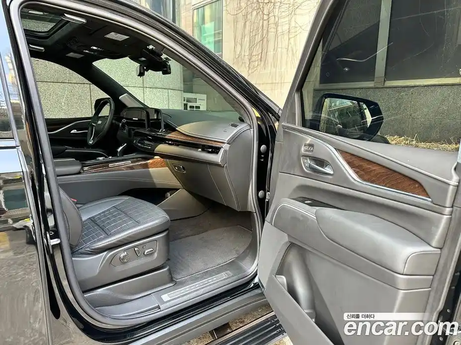 Cadillac Escalade 2023 6.2 Автомат в Москве № 256500, фото 11