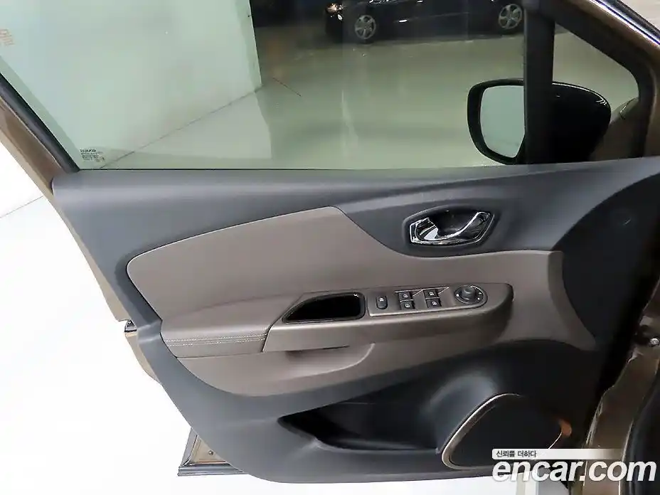 Renault QM3 2017 1.5 Автомат в Москве № 266036, фото 14