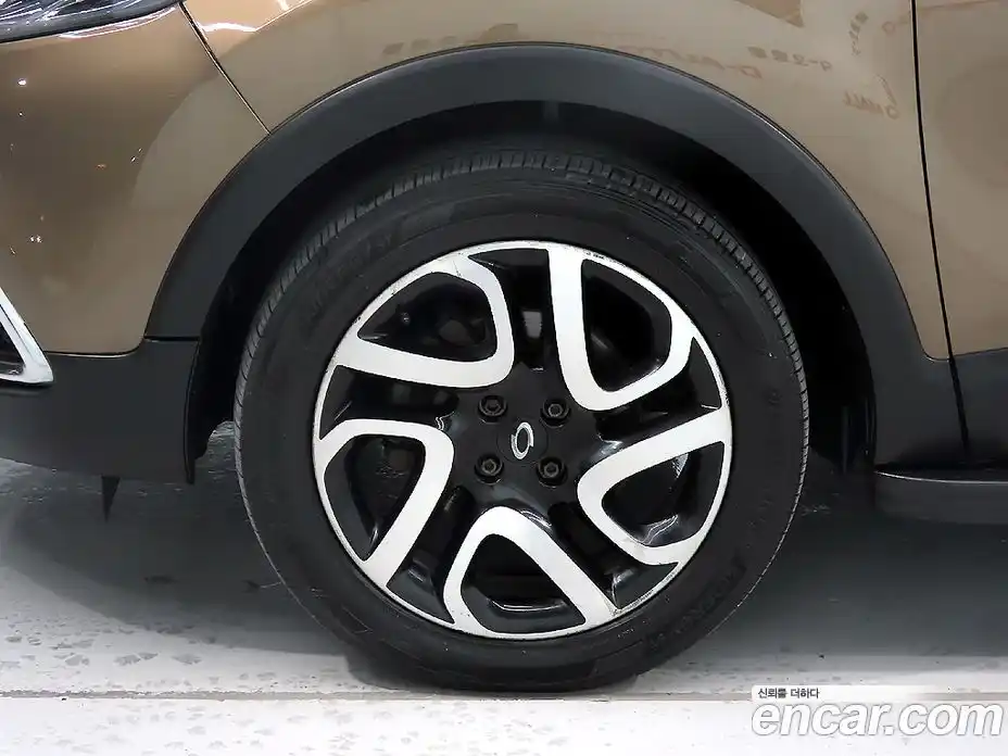 Renault QM3 2017 1.5 Автомат в Москве № 266036, фото 20