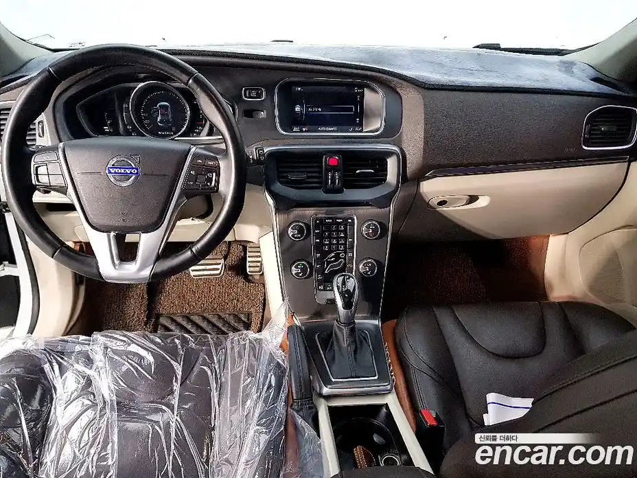 Volvo V40 2015 1.6 Автомат в Москве № 294059, фото 5