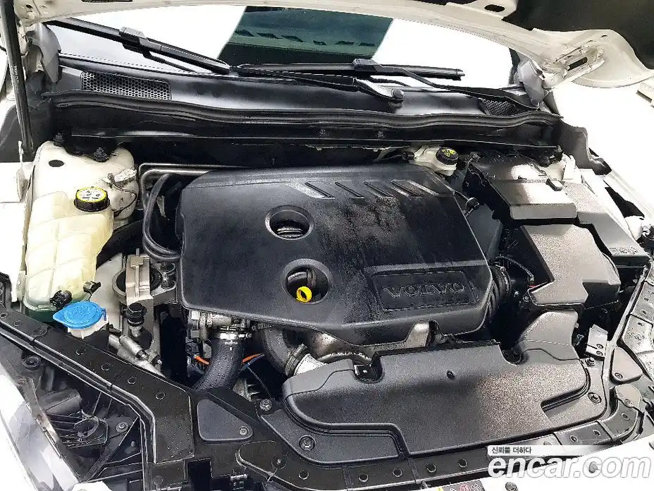 Volvo V40 2015 1.6 Автомат в Москве № 294059, фото 6