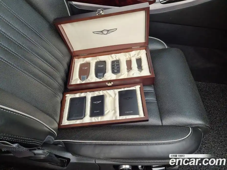 Genesis EQ900 2016 5.0 Автомат в Москве № 309192, фото 16