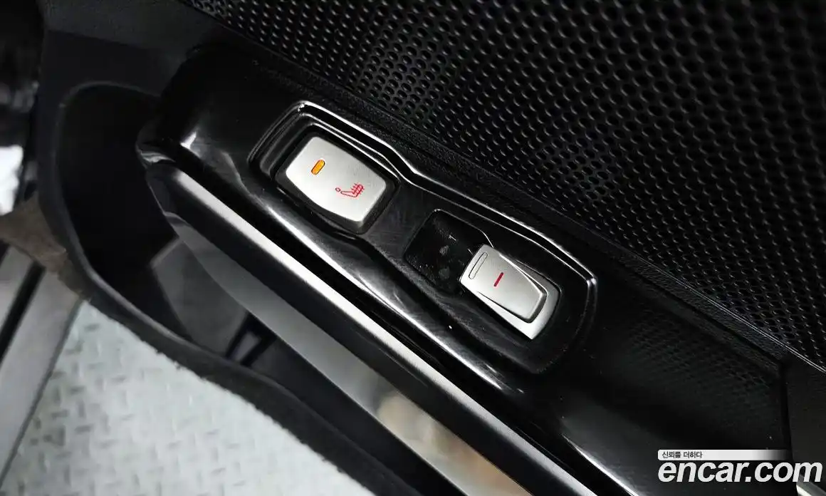 SsangYong TIBOLI 2016 1.6 Автомат в Москве № 324039, фото 17