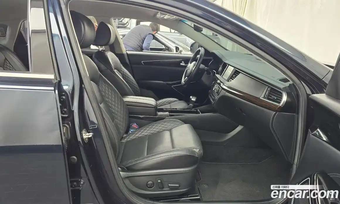 Kia K7 2018 2.4 Автомат в Москве № 362964, фото 11