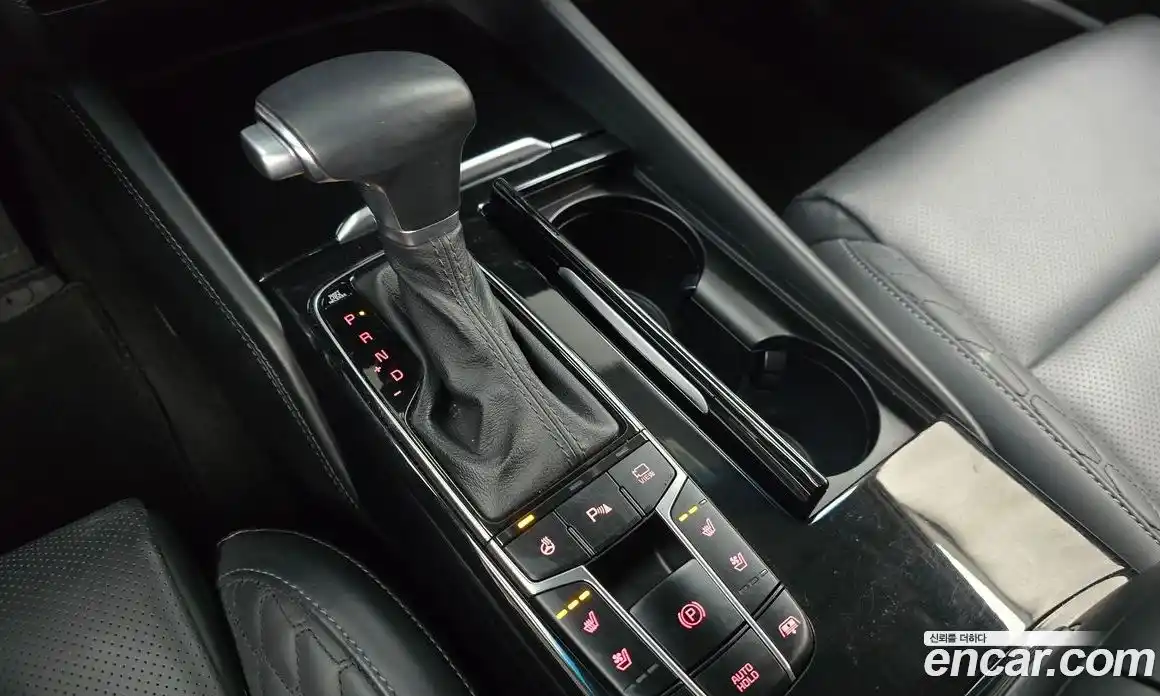 Kia K7 2018 2.4 Автомат в Москве № 362964, фото 9