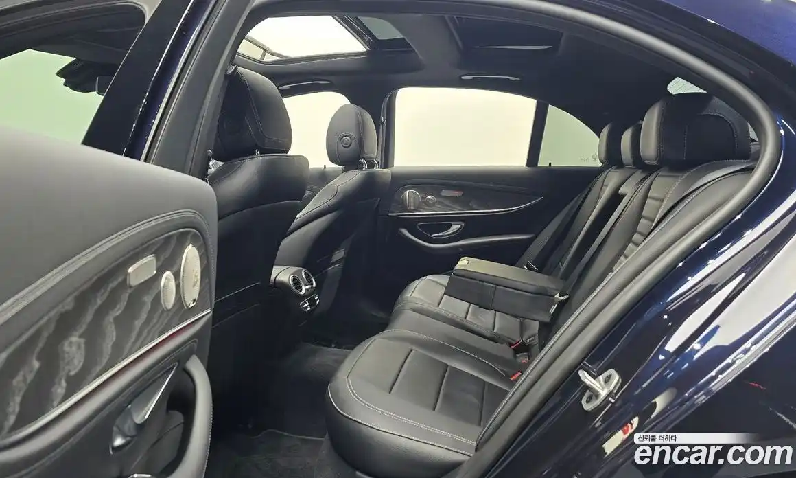 Mercedes-Benz E-Class 2022 2.0 Автомат в Москве № 372325, фото 11