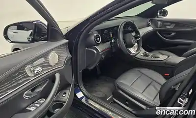 Mercedes-Benz E-Class 2022 2.0 Автомат в Москве № 372325, миниатюра 10