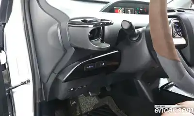 Toyota Prius 2017 1.8 Автомат в Москве № 384131, миниатюра 12