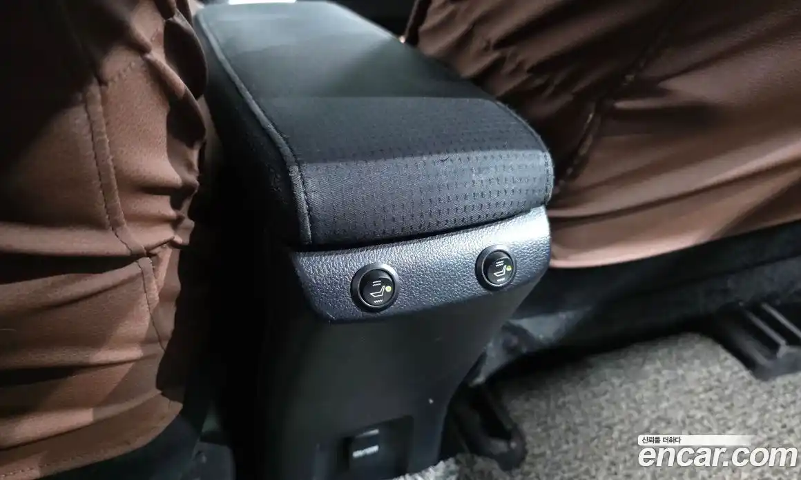 Toyota Prius 2017 1.8 Автомат в Москве № 384131, фото 17