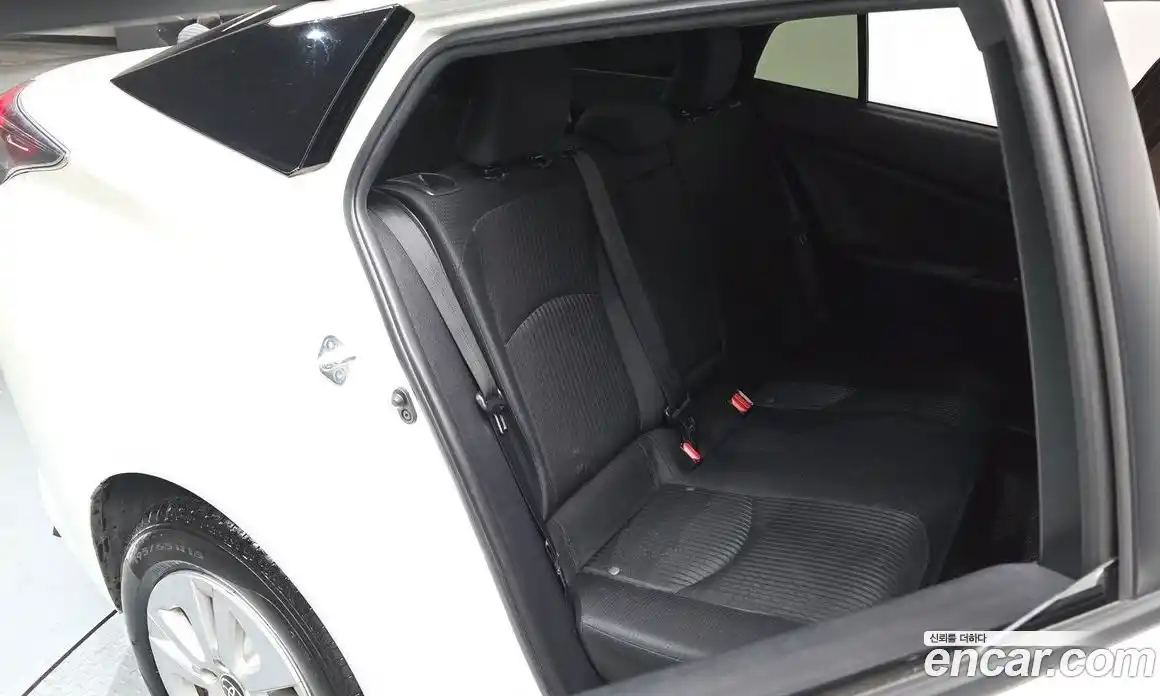 Toyota Prius 2017 1.8 Автомат в Москве № 384131, фото 10