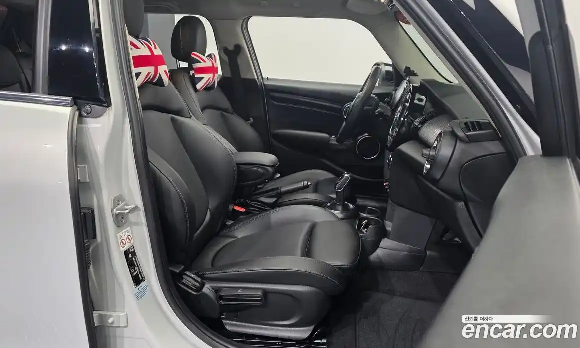 Mini Cooper 2021 1.5 Автомат в Москве № 392610, фото 11