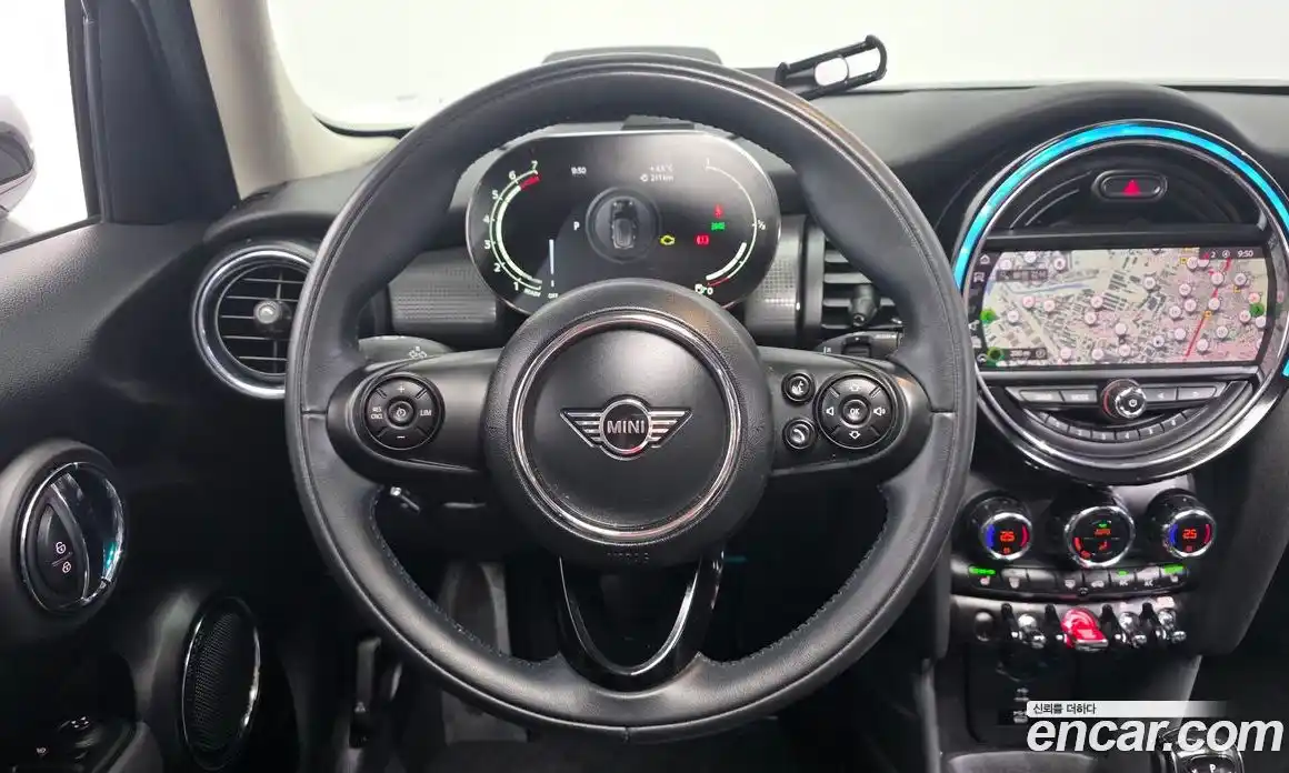 Mini Cooper 2021 1.5 Автомат в Москве № 392610, фото 13