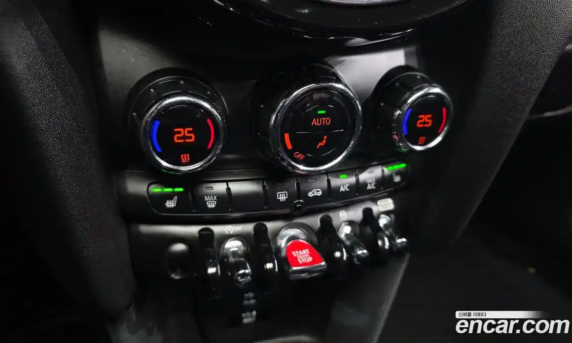 Mini Cooper 2021 1.5 Автомат в Москве № 392610, фото 16