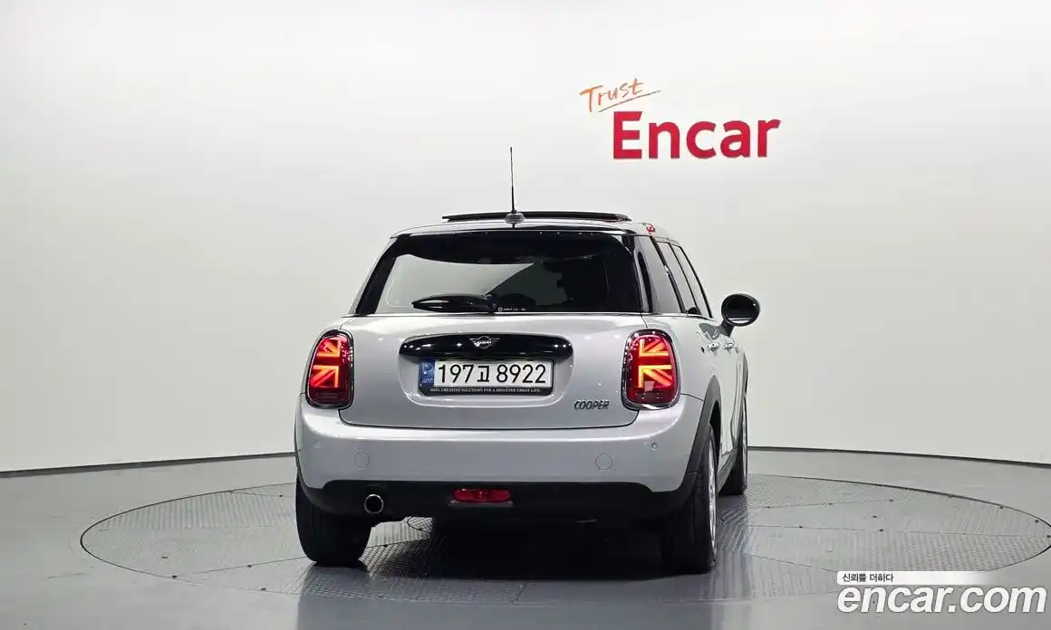 Mini Cooper 2021 1.5 Автомат в Москве № 392610, фото 4