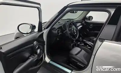 Mini Cooper 2021 1.5 Автомат в Москве № 392610, миниатюра 10