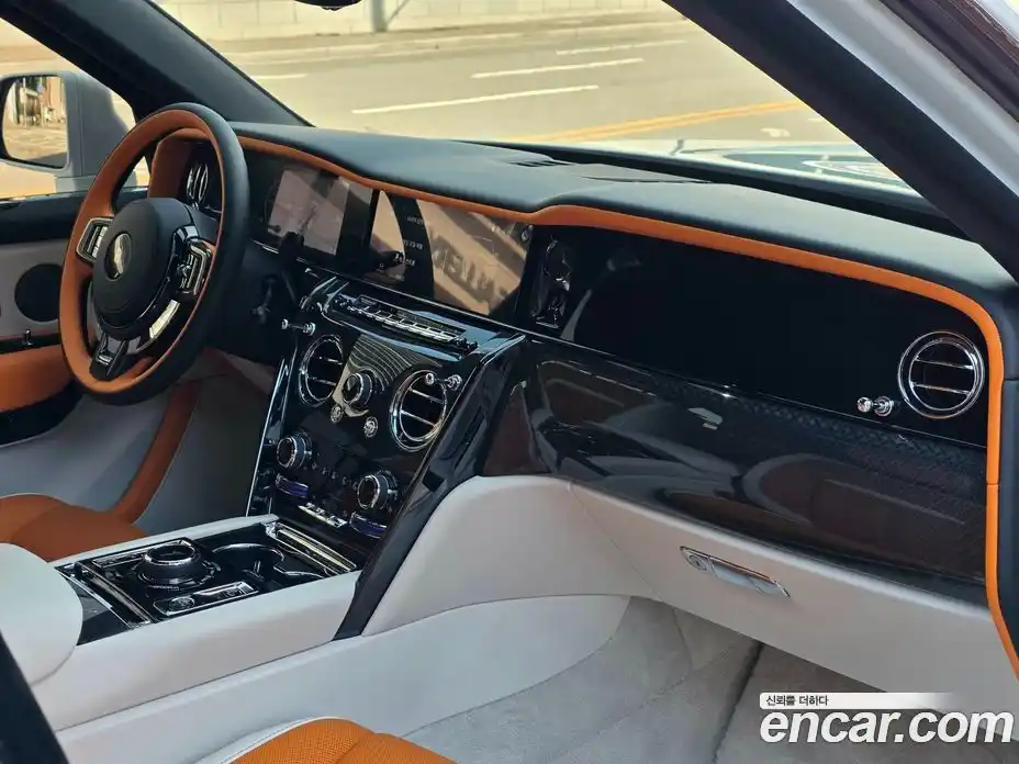 Rolls-Royce Cullinan 2025 6.7 Автомат в Москве № 407299, фото 17