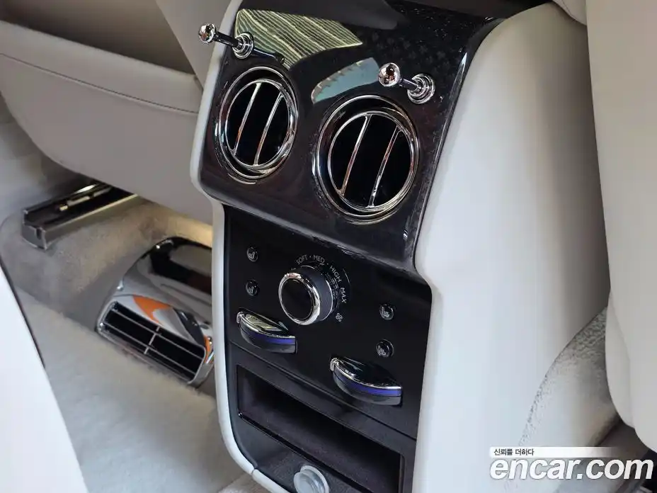 Rolls-Royce Cullinan 2025 6.7 Автомат в Москве № 407299, фото 19