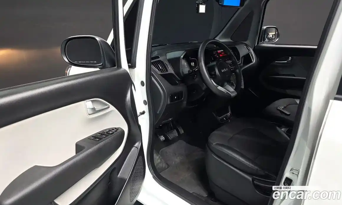 Kia Ray 2023 1.0 Автомат в Москве № 43592, фото 19