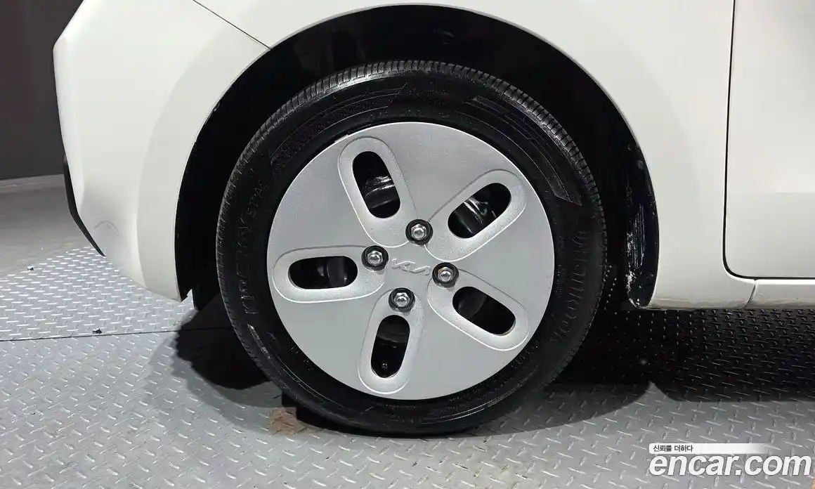 Kia Ray 2023 1.0 Автомат в Москве № 43592, фото 6