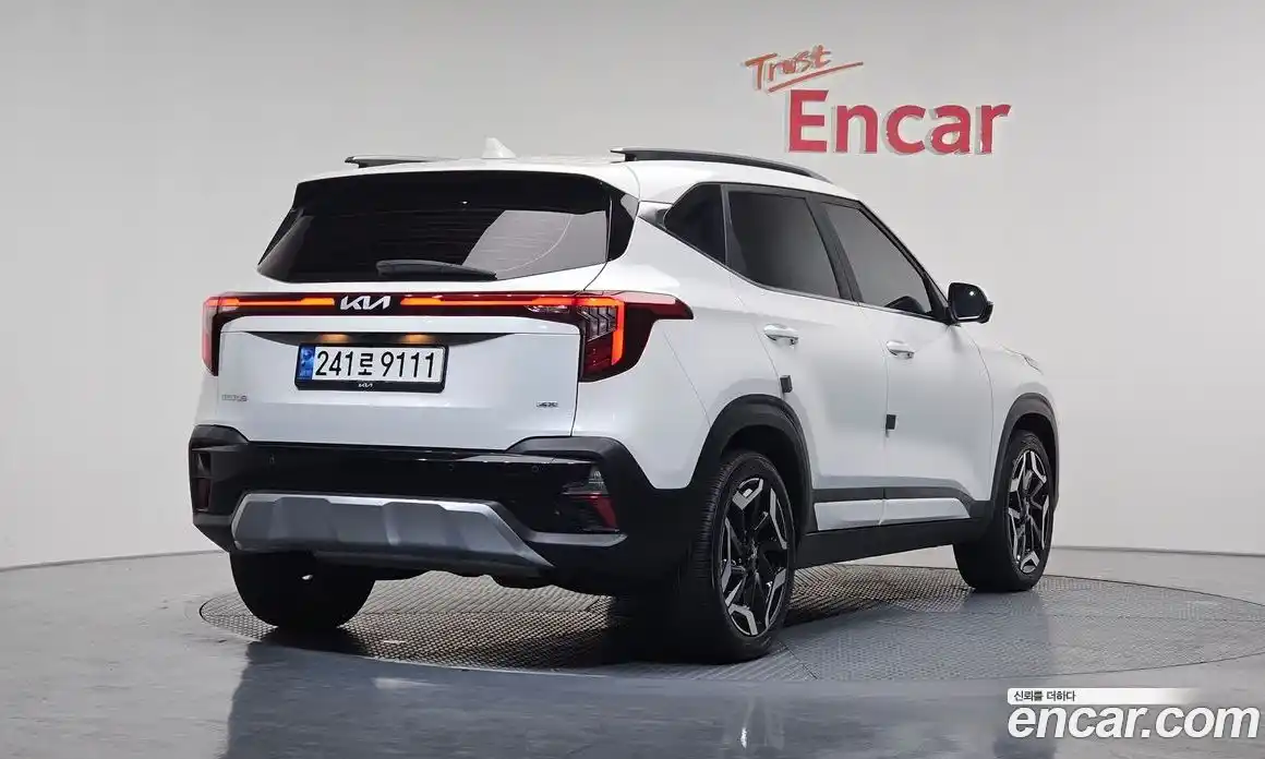 Kia Seltos 2023 1.6 Автомат в Москве № 56194, фото 1