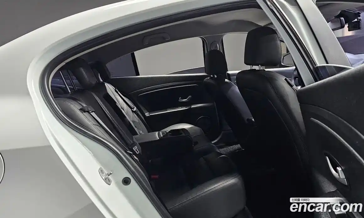 Renault SM3 2018 1.6 Автомат в Москве № 107150, фото 13