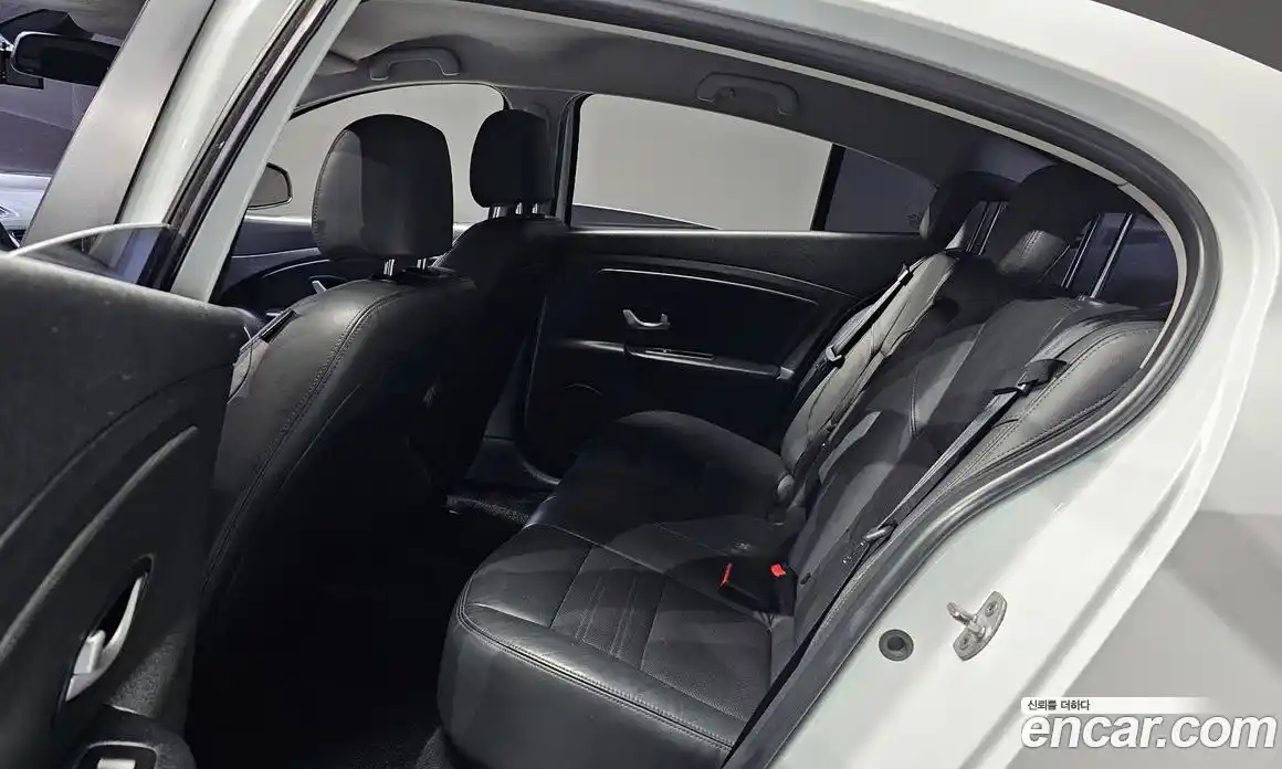 Renault SM3 2018 1.6 Автомат в Москве № 107150, фото 20