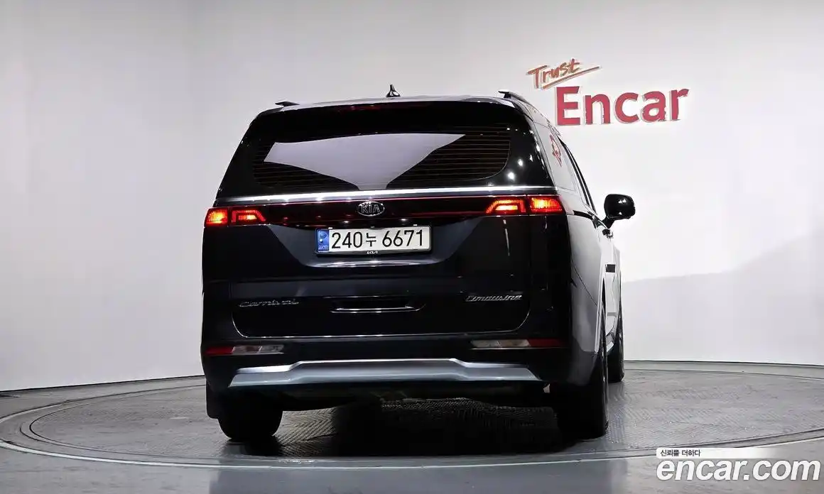 Kia Canival 2021 2.2 Автомат в Москве № 107902, фото 14