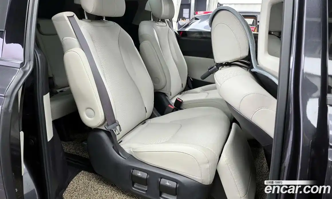 Kia Canival 2021 2.2 Автомат в Москве № 107902, фото 20