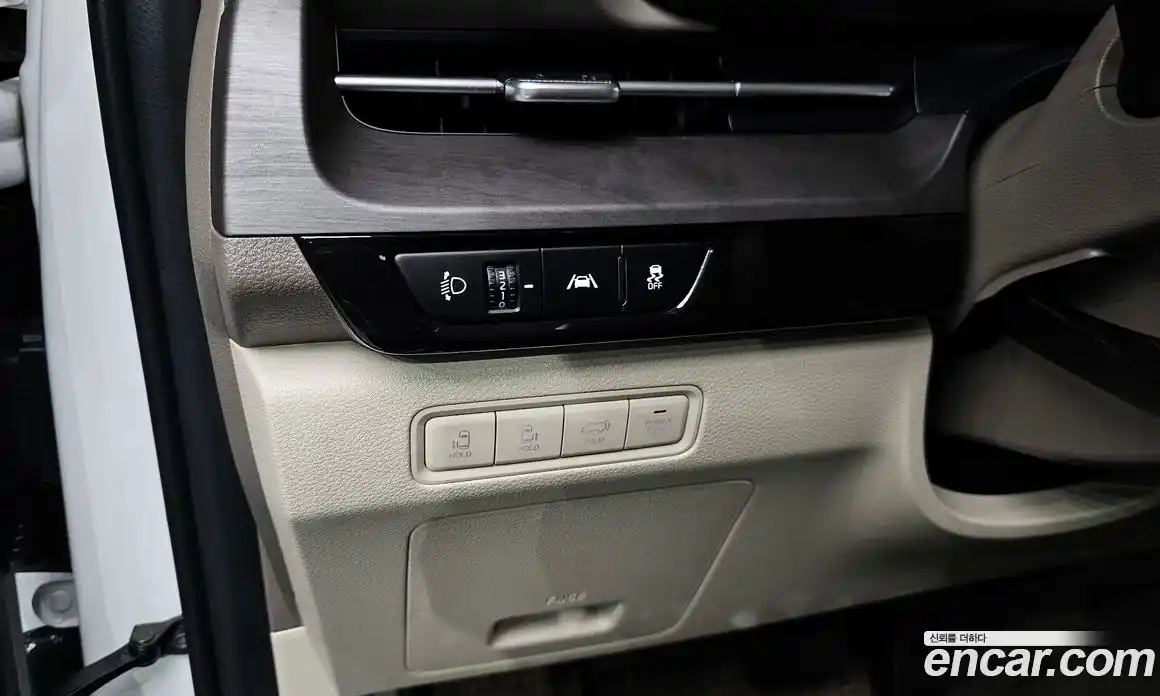 Kia Canival 2023 3.5 Автомат в Москве № 115453, фото 14