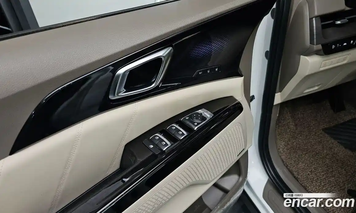 Kia Canival 2023 3.5 Автомат в Москве № 115453, фото 15