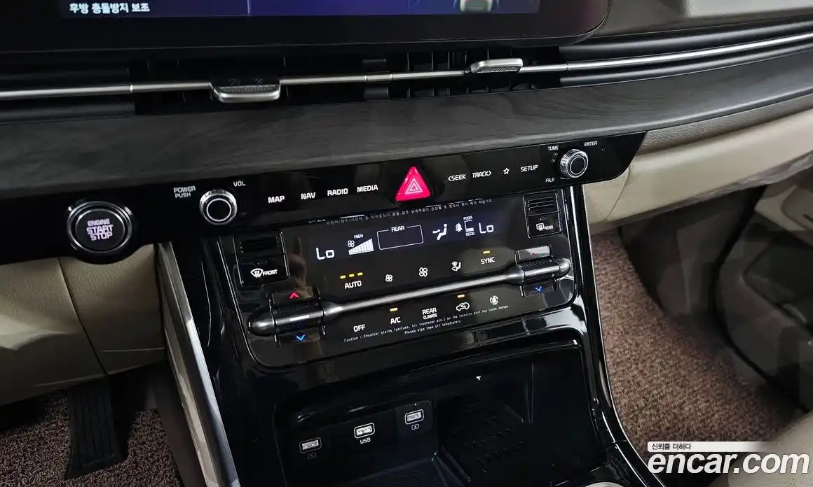 Kia Canival 2023 3.5 Автомат в Москве № 115453, фото 5