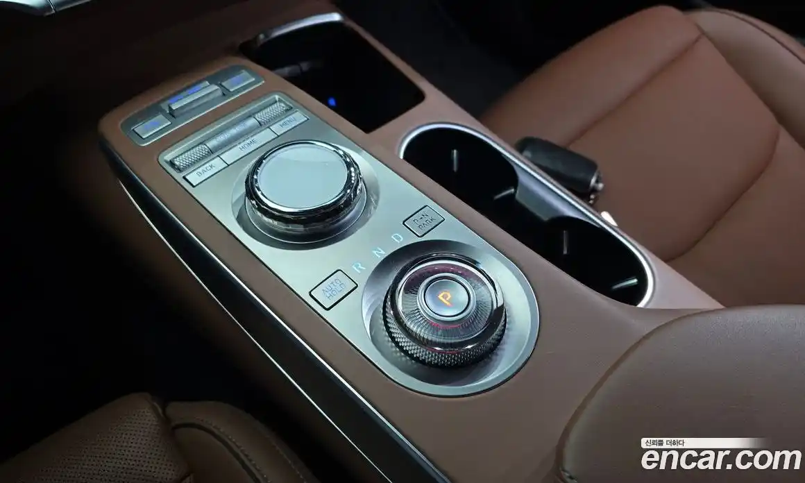 Genesis GV70 2023 2.5 Автомат в Москве № 116704, фото 17