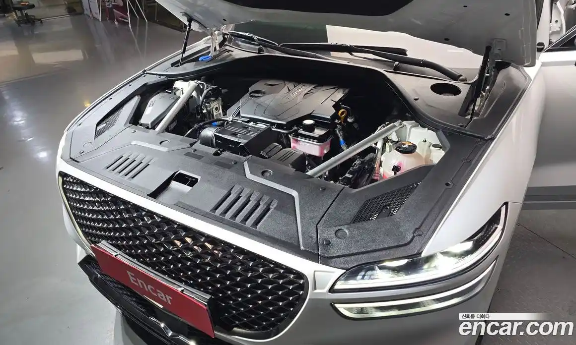 Genesis GV70 2023 2.5 Автомат в Москве № 116704, фото 10