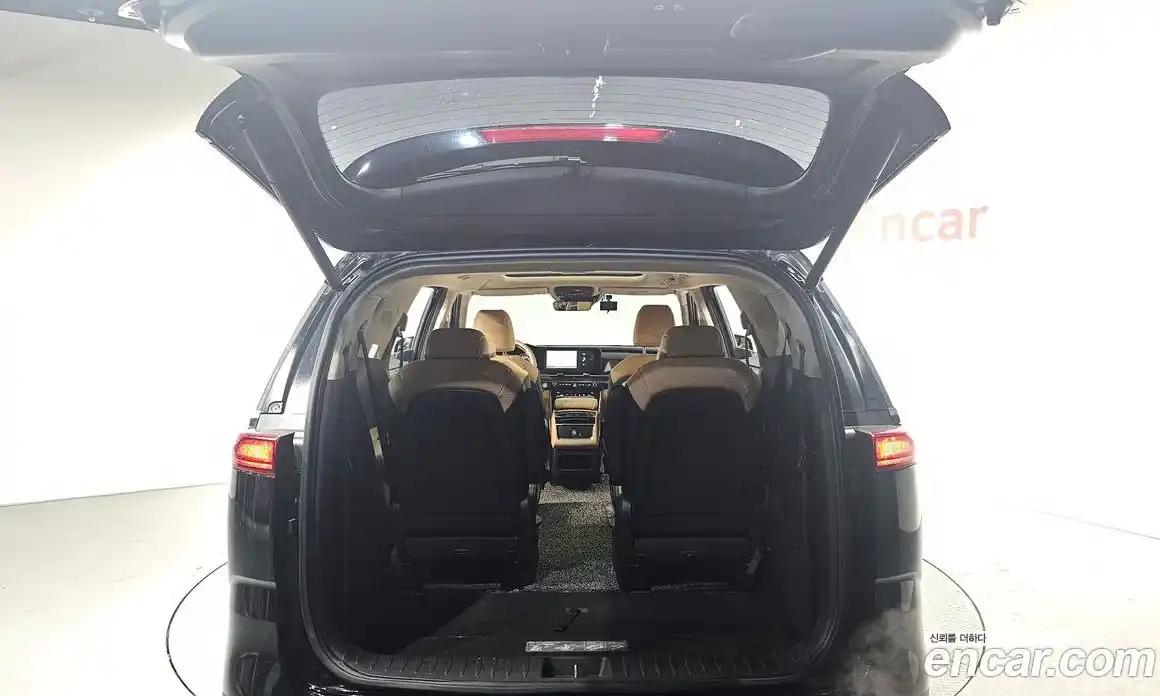 Kia Canival 2023 3.5 Автомат в Москве № 121190, фото 16