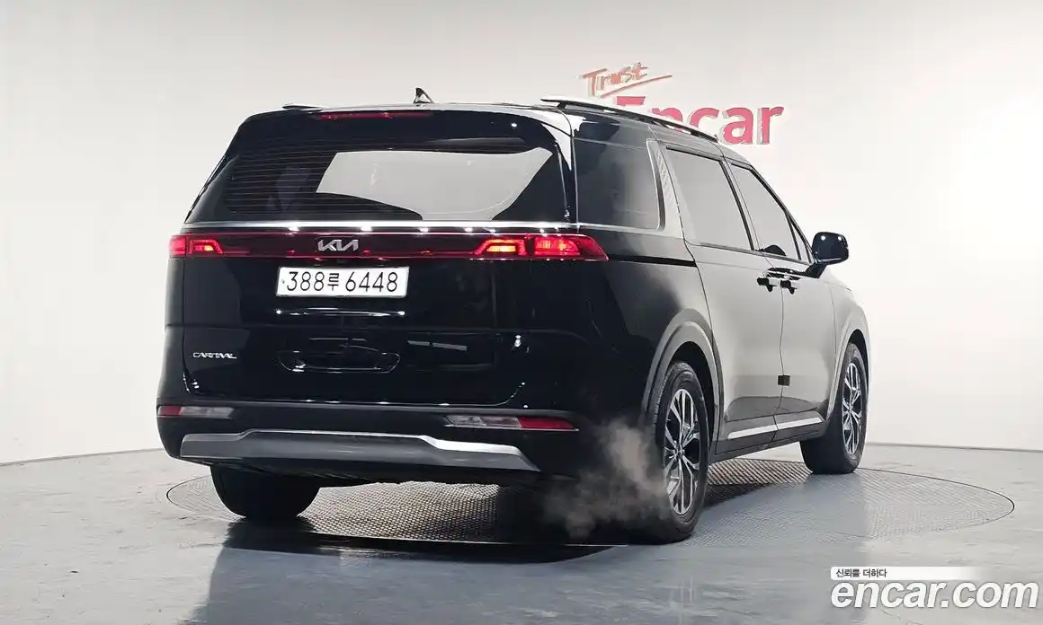 Kia Canival 2023 3.5 Автомат в Москве № 121190, фото 17