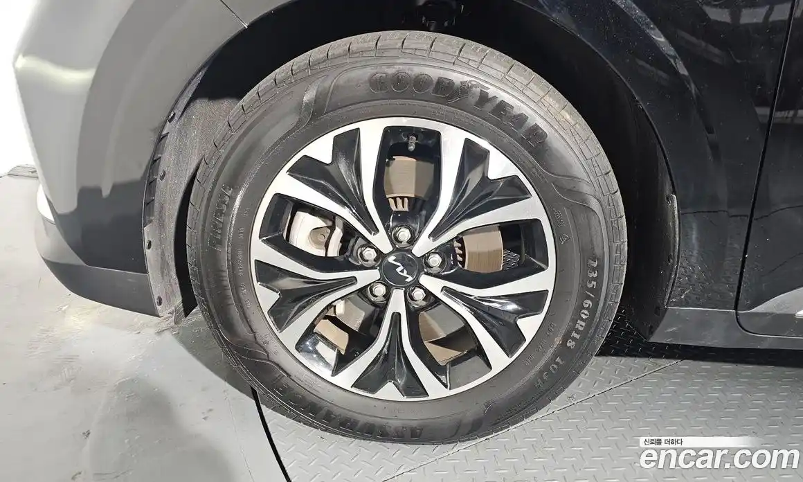 Kia Canival 2023 3.5 Автомат в Москве № 121190, фото 5