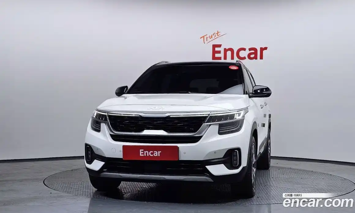 Kia Seltos 2022 1.6 Автомат в Москве № 121465, фото 3