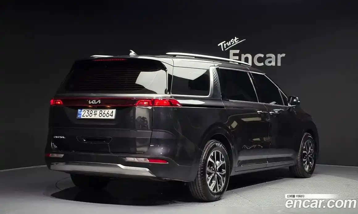 Kia Canival 2023 2.2 Автомат в Москве № 12256, фото 19