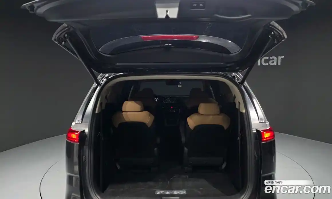 Kia Canival 2023 2.2 Автомат в Москве № 12256, фото 4