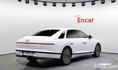 Hyundai Grandeur 2023 2.5 Автомат в Москве № 123216, миниатюра 2
